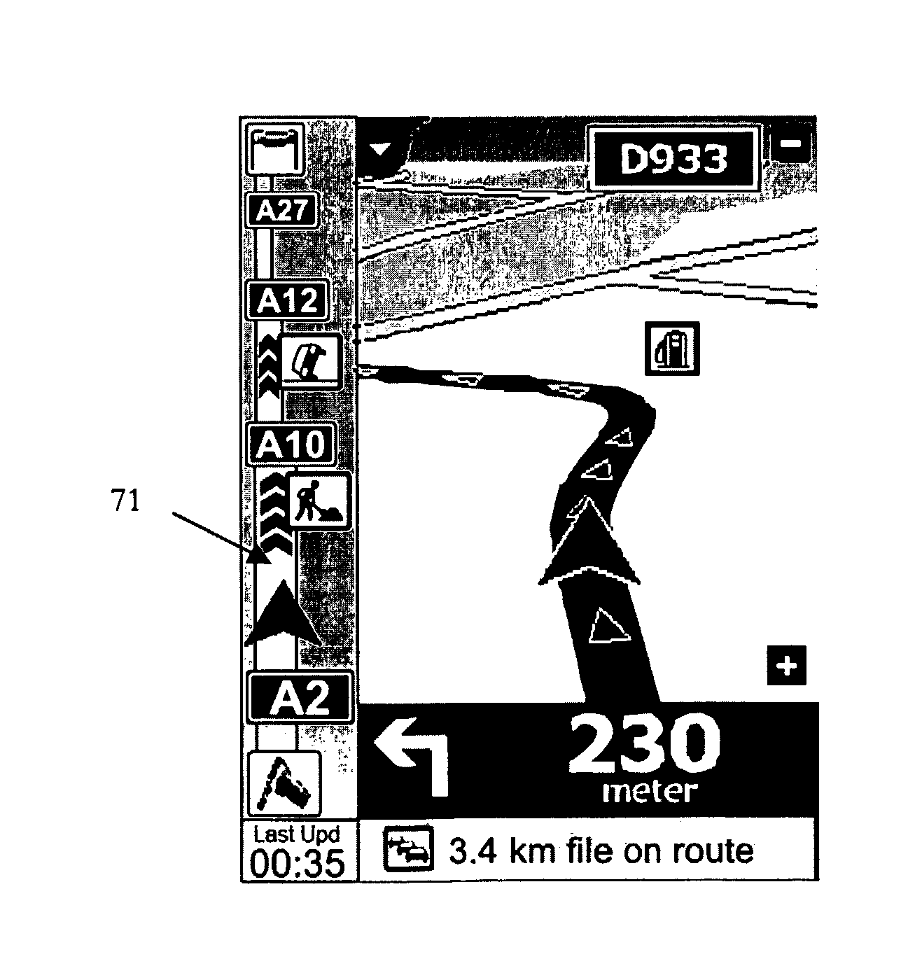 Navigation device displaying dynamic travel information