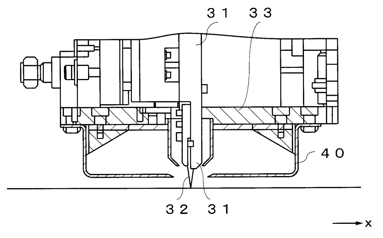 Dust collecting mechanism for groove machining head and groove machining apparatus