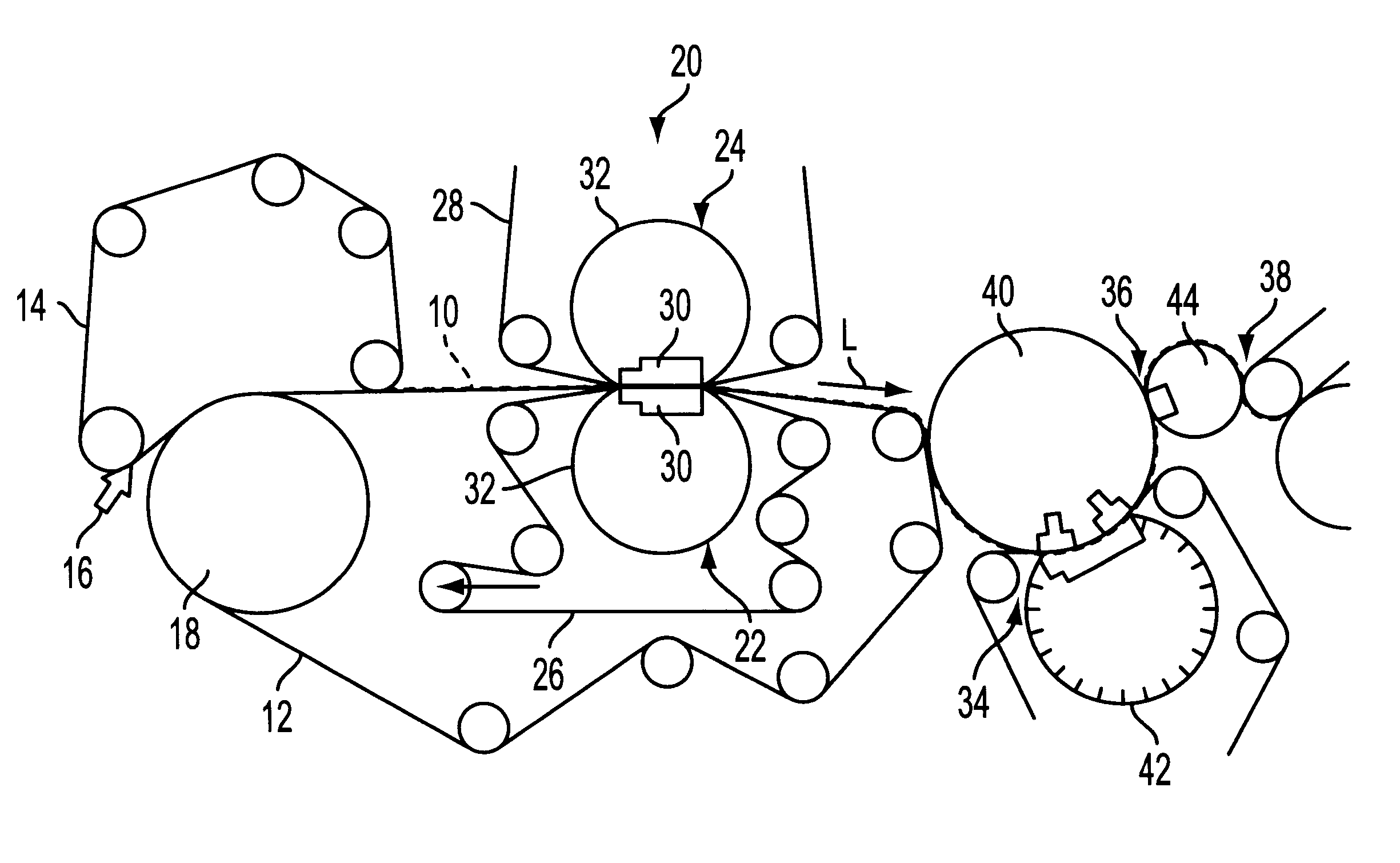 Wet press and method for treating a fibrous material web