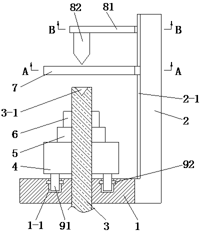 Gear hobbing machine for machining straight teeth