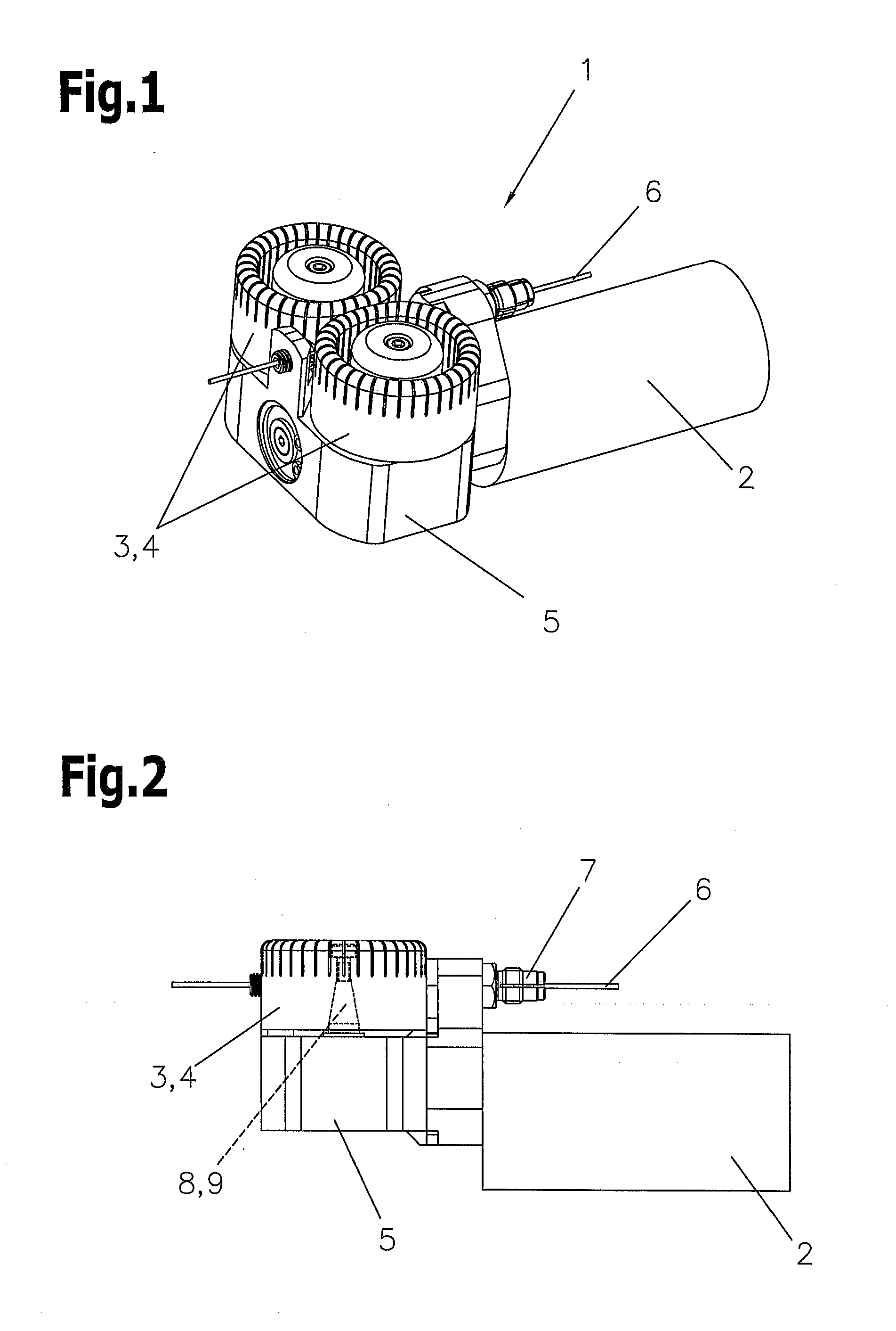 Welding wire conveyor roller and feeding device for conveying welding wire