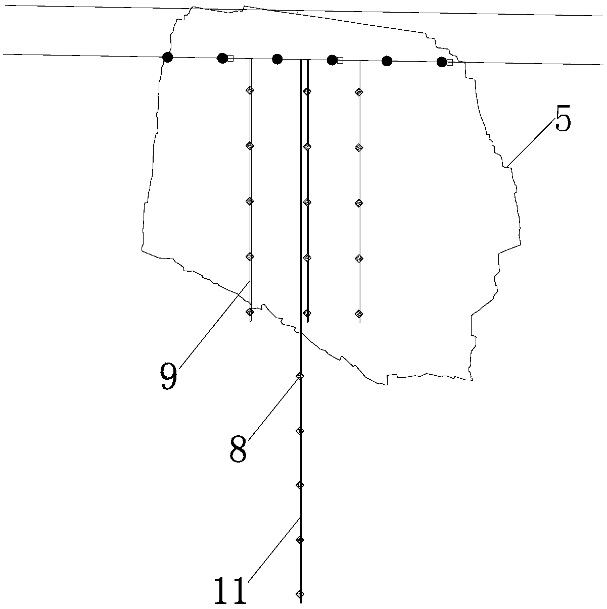 Backfilling treatment construction method for tunnel high crossing giant salt cavern