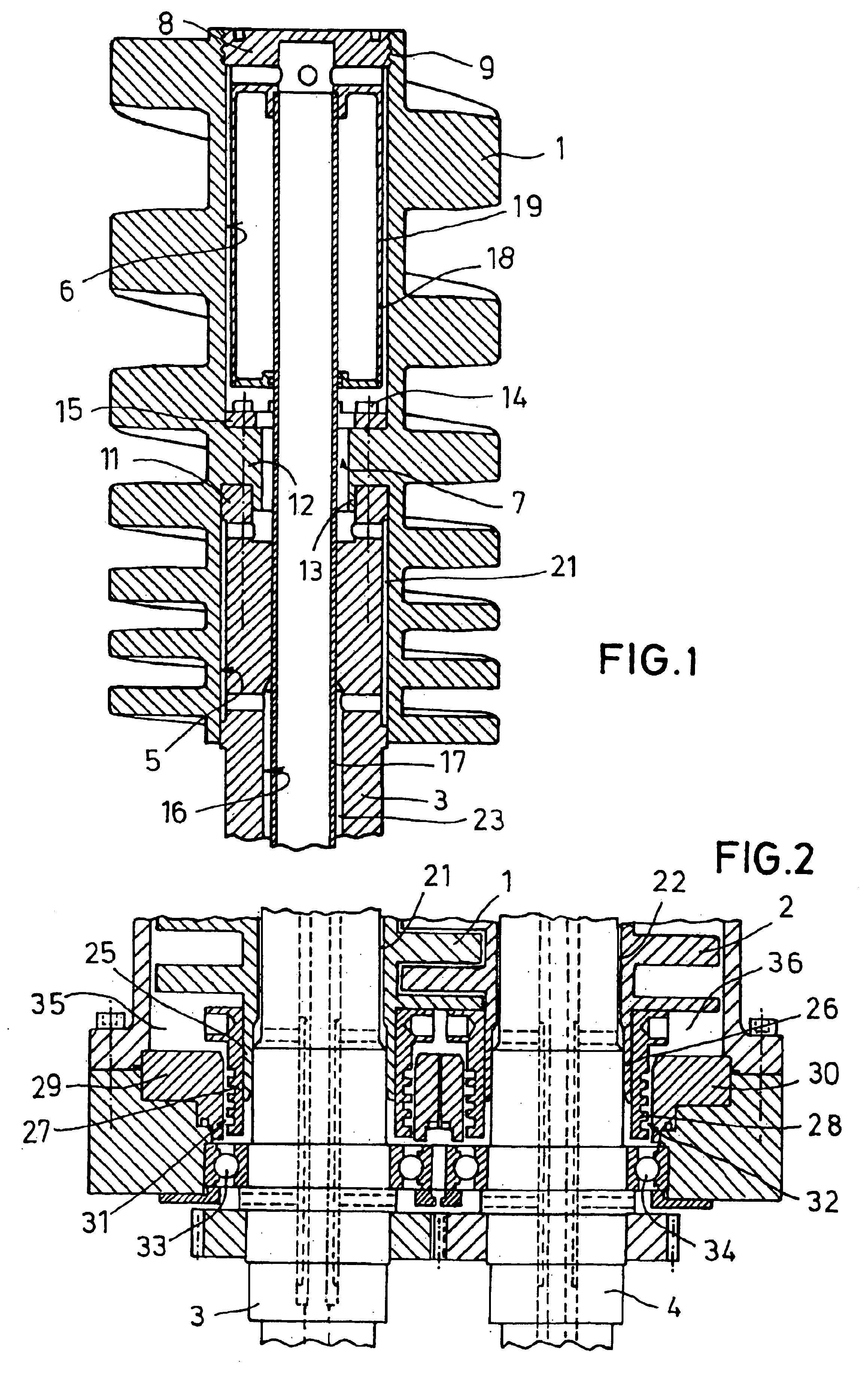 Two-shaft vacuum pump