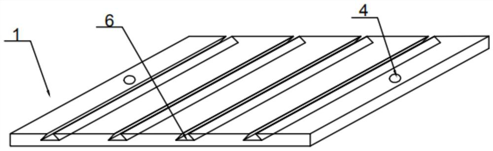 A single-crack manufacturing mold for composite structure and method of using the same