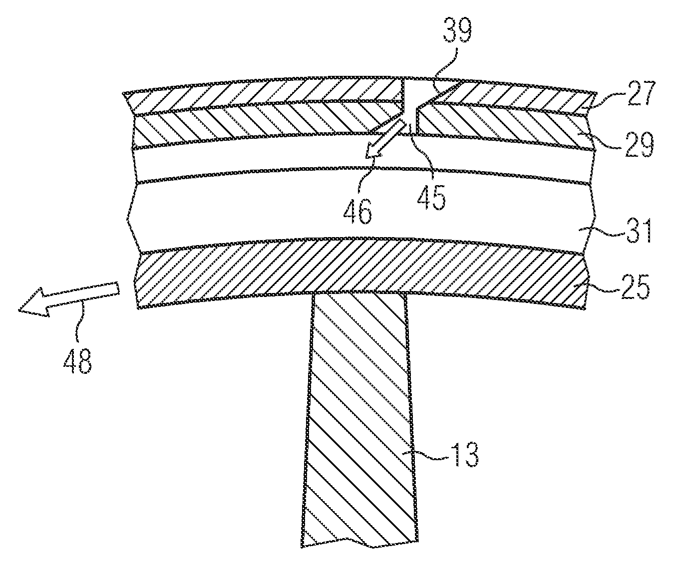 Turbine arrangement and method of cooling a shroud located at the tip of a turbine blade