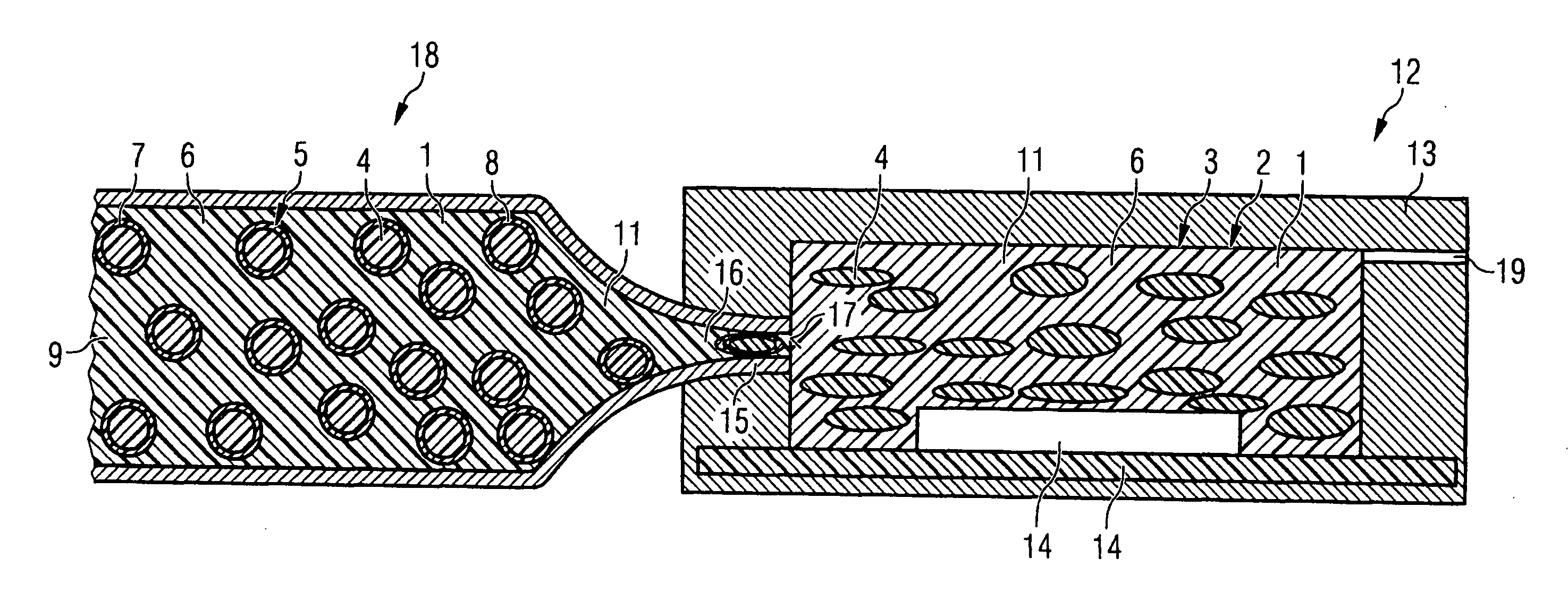 Plastic housing composition for embedding semicondutor devices in a plastic housing and use of the plastic housing composition