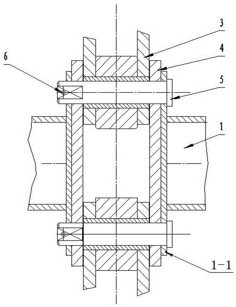 A connection device between drag chain and tire mold in latex production line