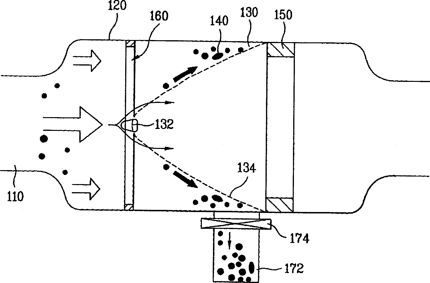 Refrigerant filtering apparatus for air conditioners