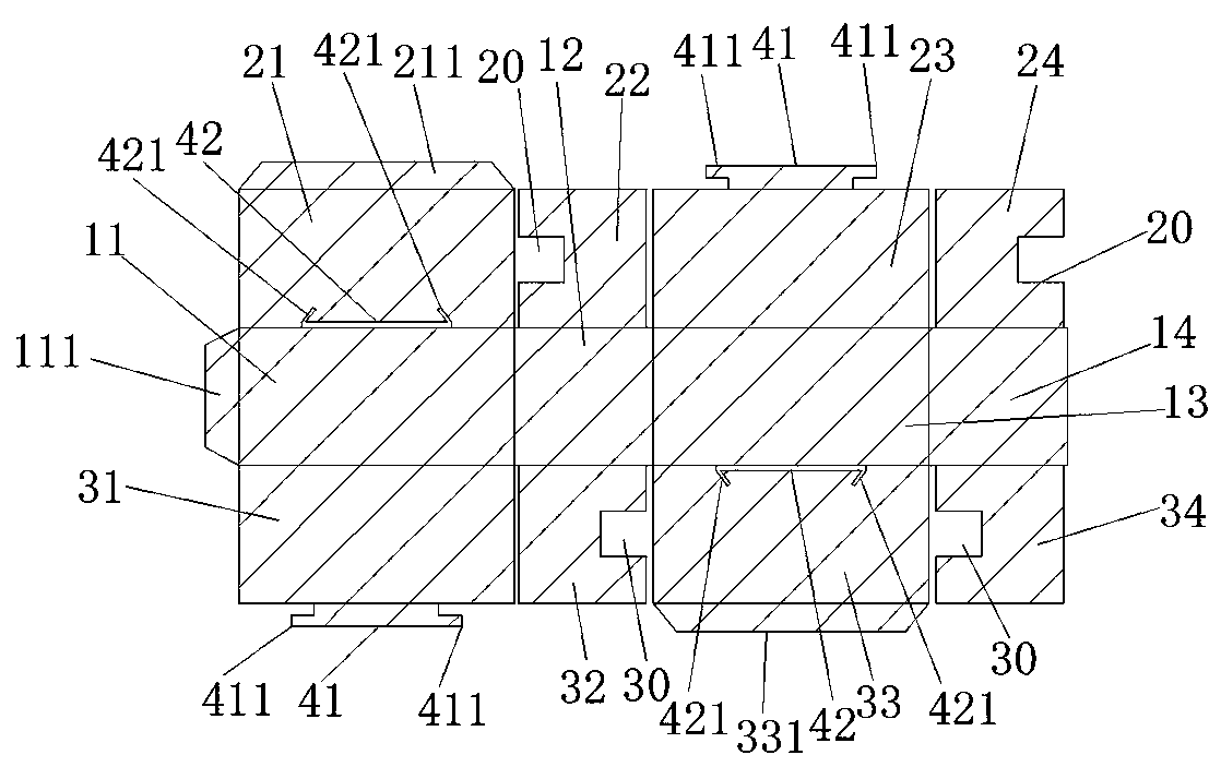 Self-buckling packing carton