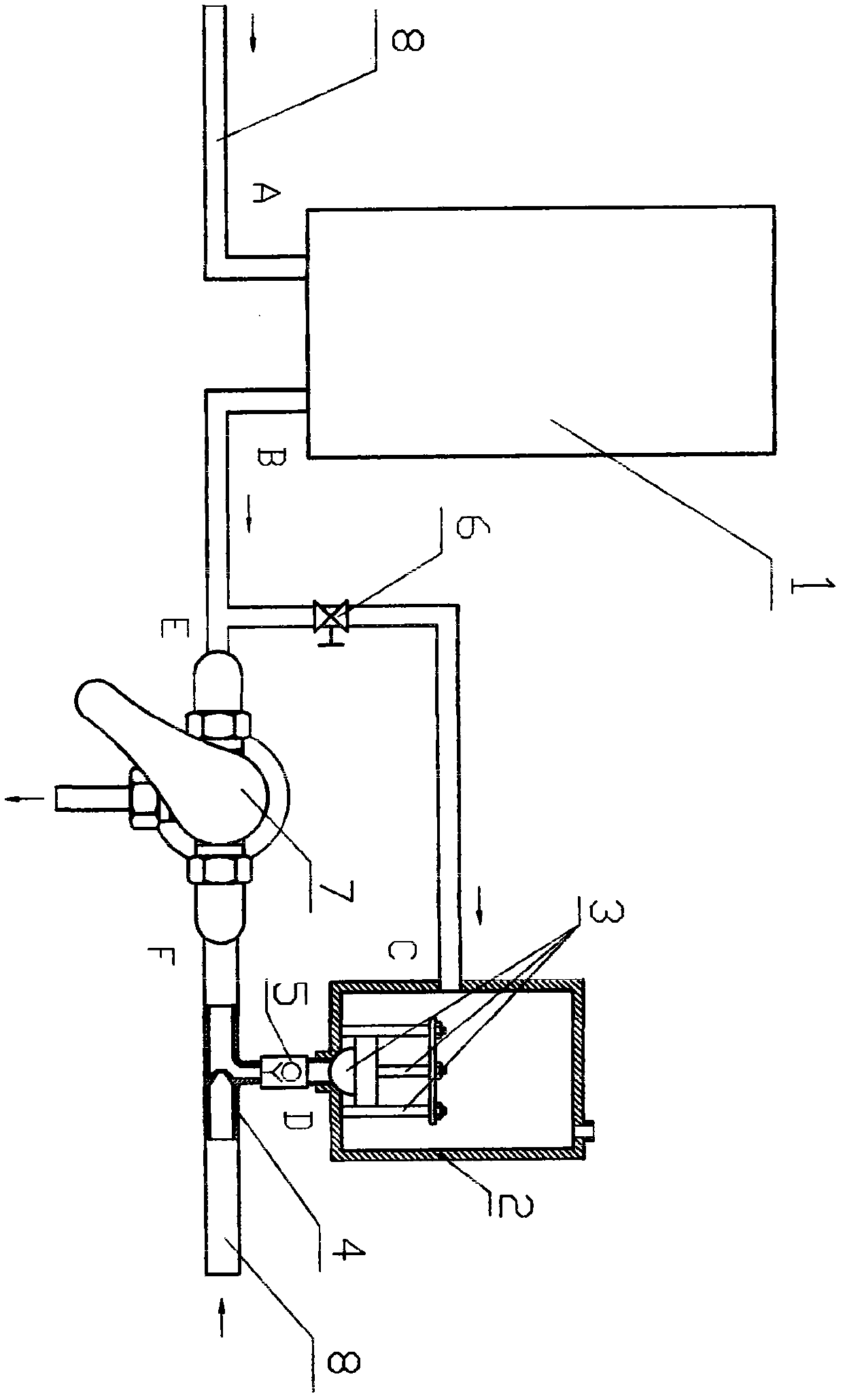 Water-saving assistant water tank device applicable to water heater