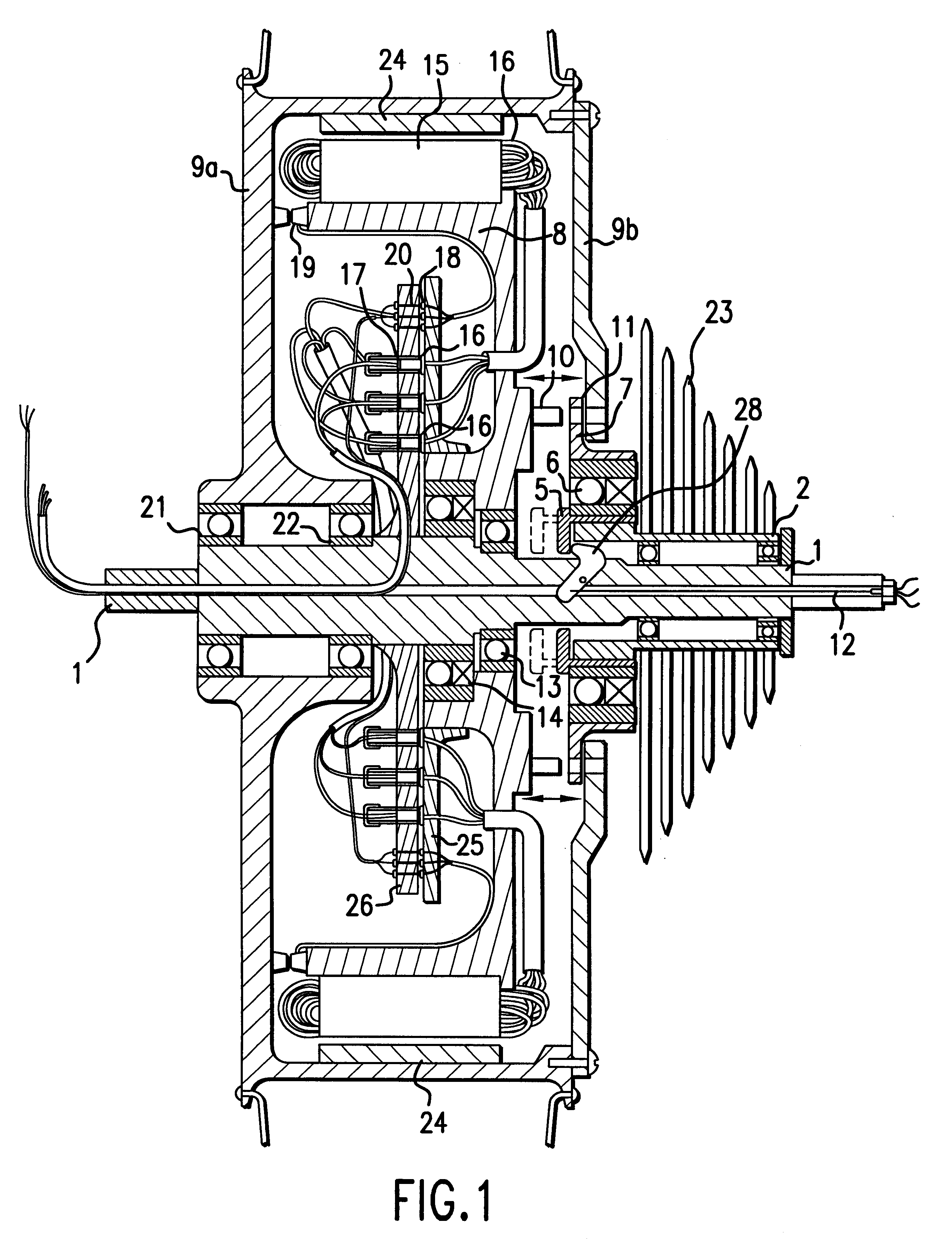 Hybrid drive mechanism for a vehicle driven by muscle power, with an auxiliary electric motor