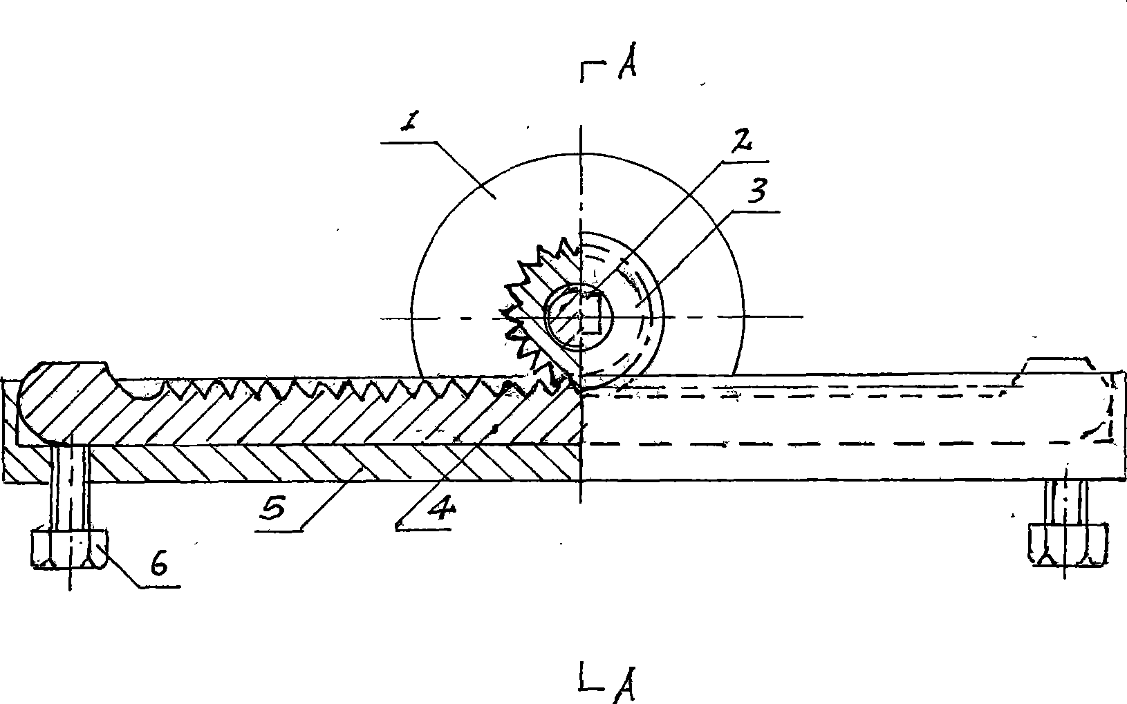 Supporting roller shift apparatus of closed box body oil pump
