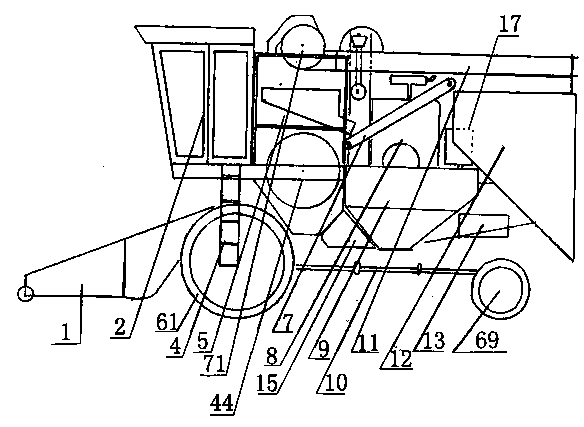 Self-propelled peanut combine harvester and peanut harvesting method