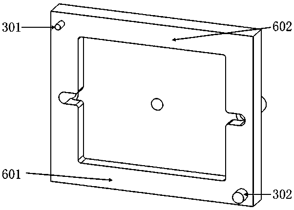 Plate heat exchanger capable of intelligently controlling according to outlet temperature