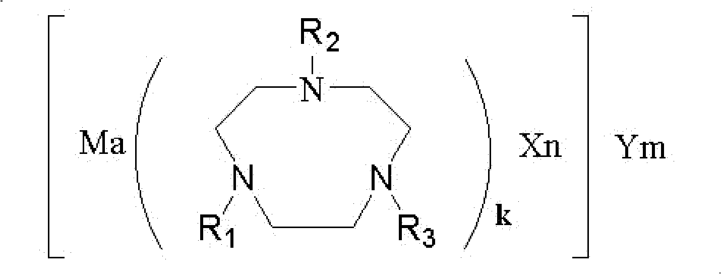 Method for activated bleaching by using 1,4,7-triazacyclononane complexes