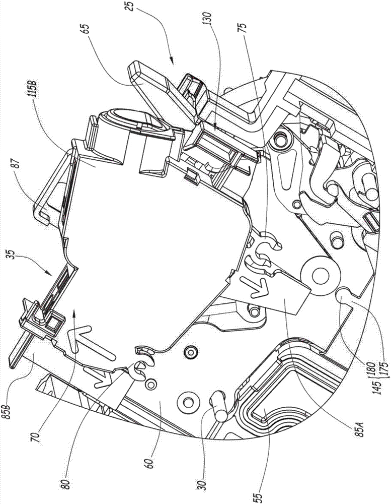 Electrical switching apparatus comprising a switching mechanism and at least one auxiliary module