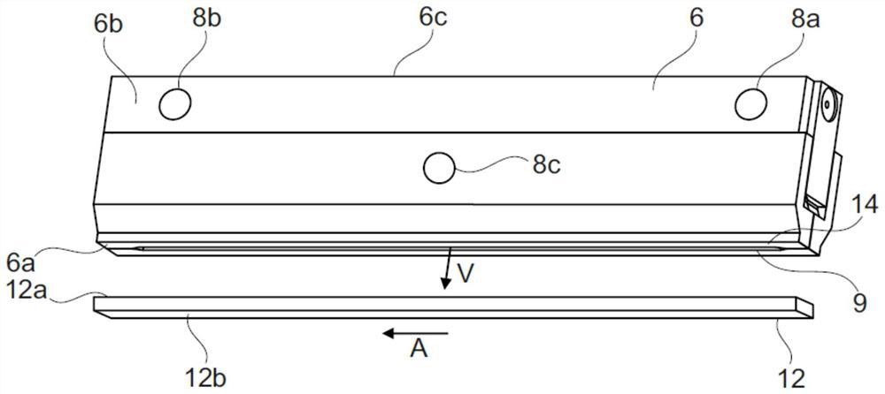 Device and method for producing tube body with optimized cooling device