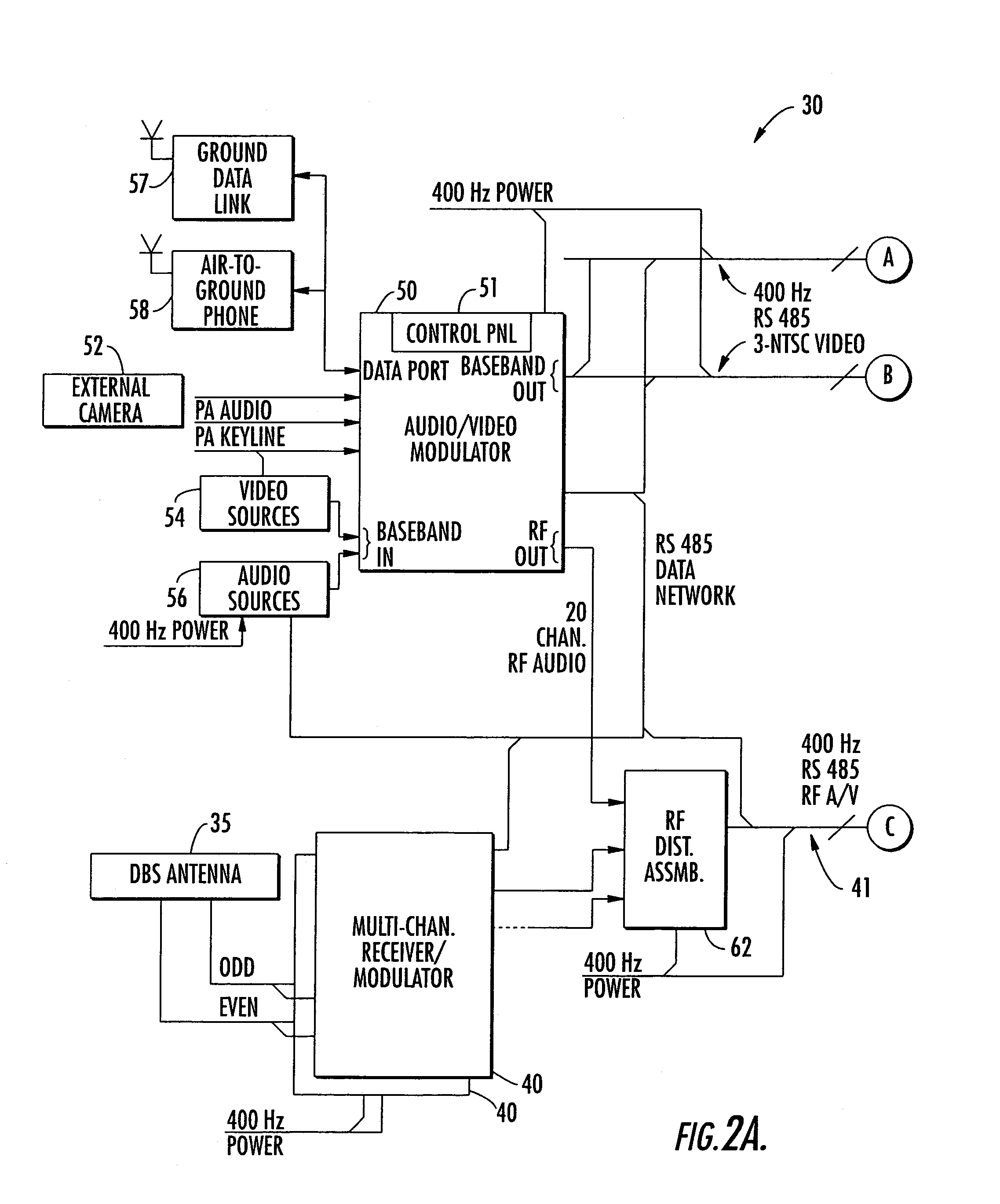Aircraft in-flight entertainment system including low power transceivers and associated methods