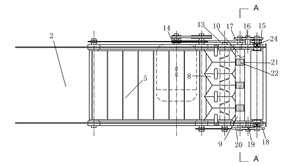 Single straw grabbing roller mechanism for corn straw feeding device