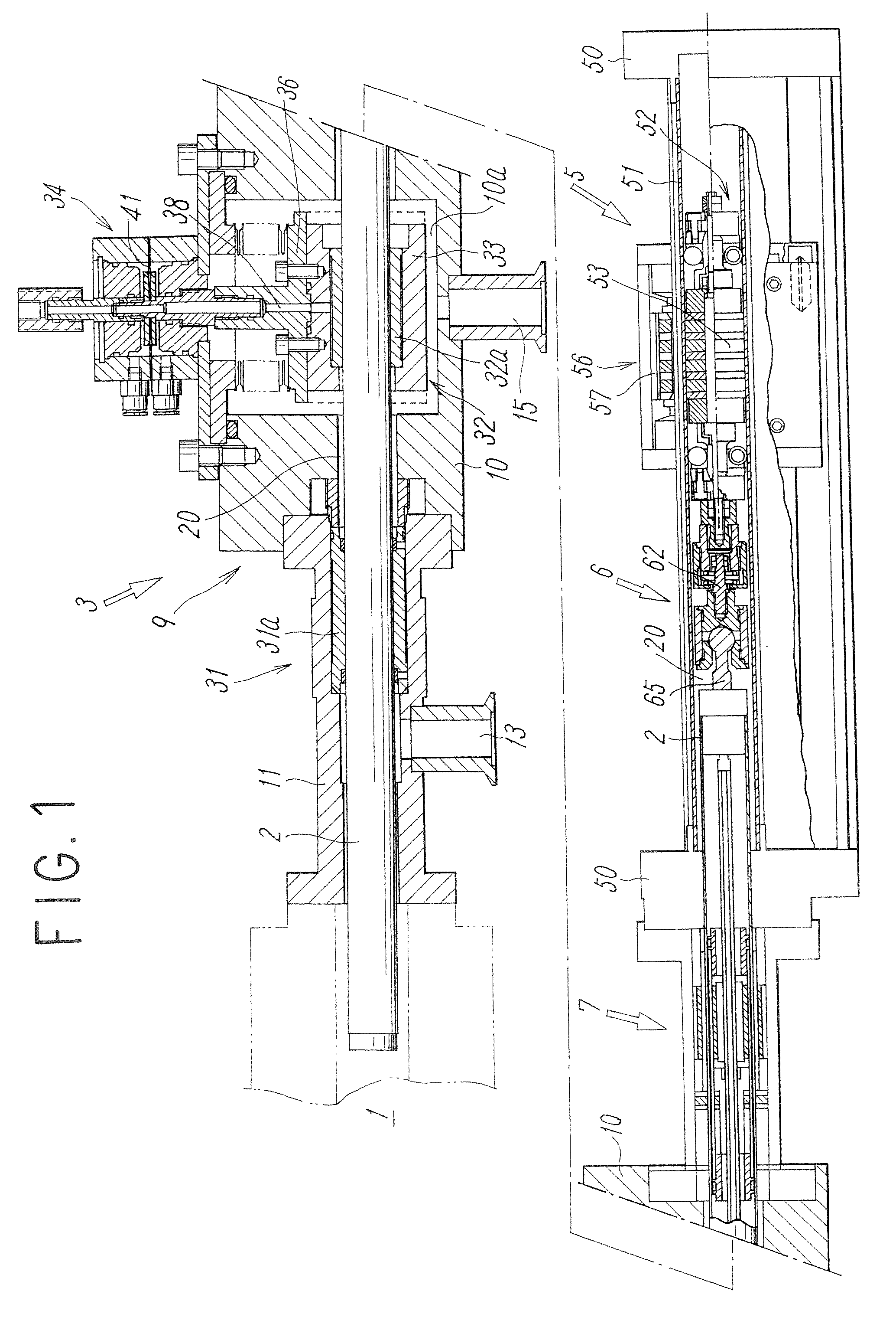 Straight conveying device for vacuum