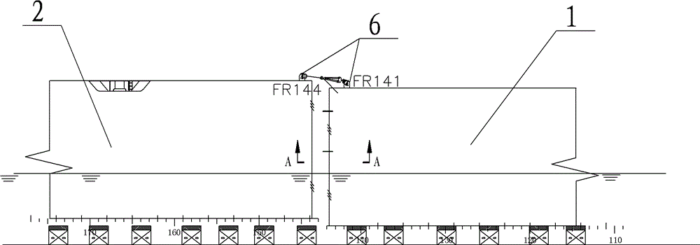 A half-boat underwater closing method