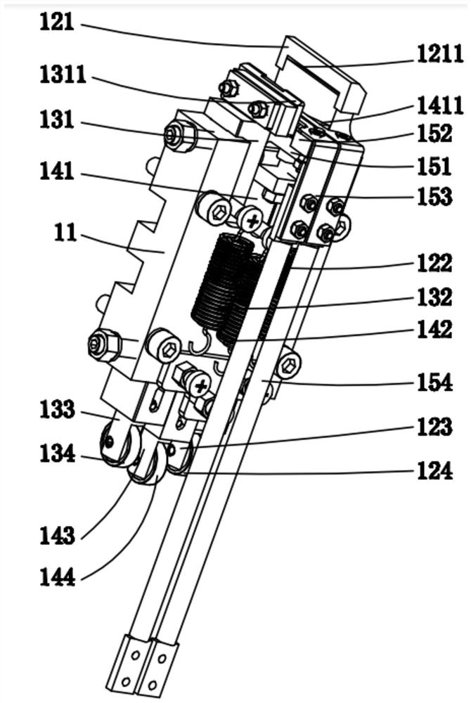 Strip material cutting mechanism