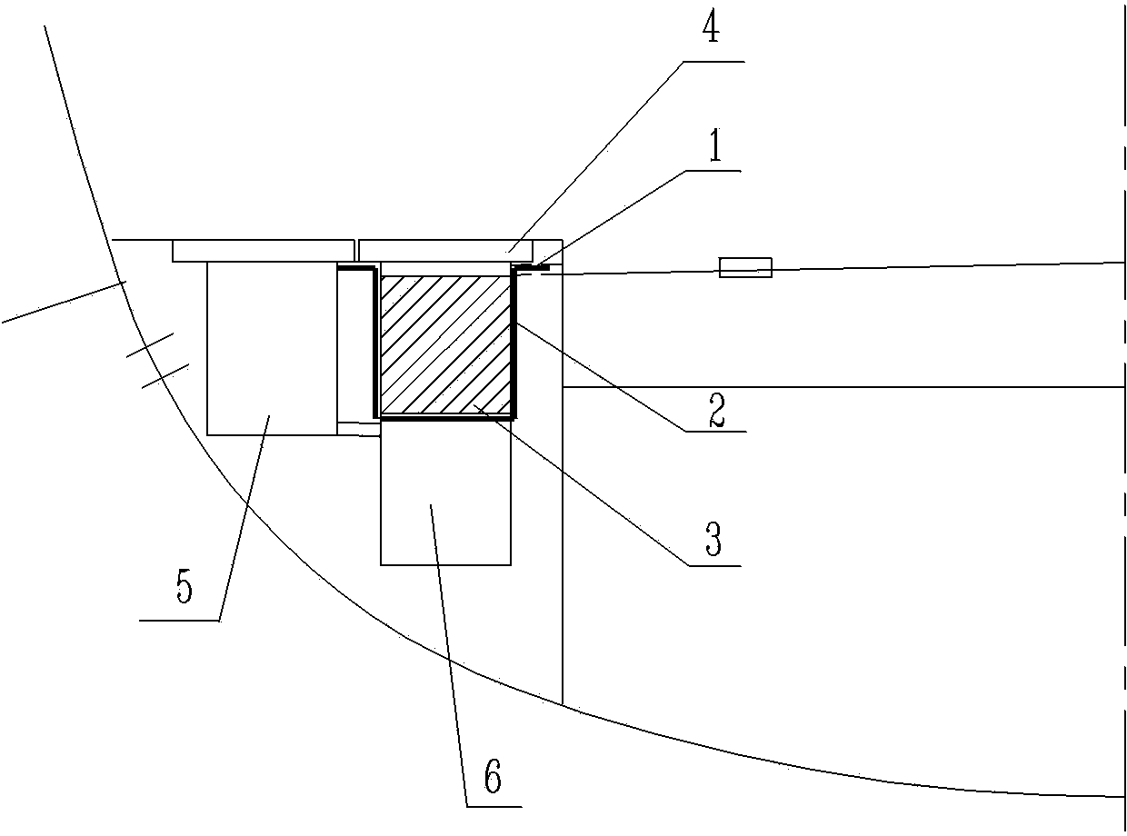 Tunnel ditch insulation structure