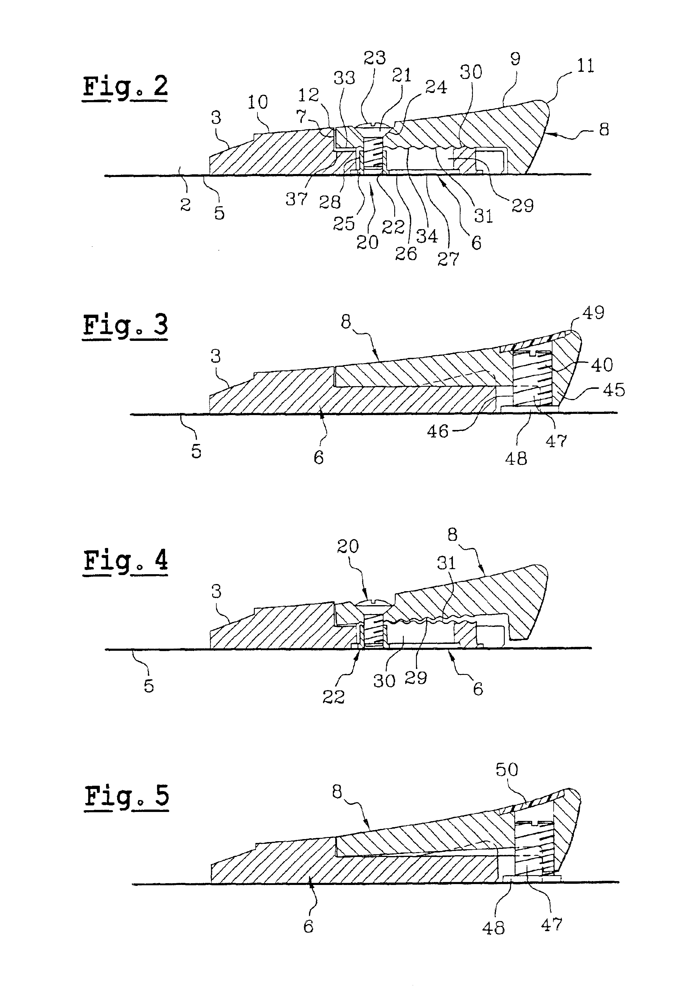 Element forming an inclined wedge used in a snowboard binding