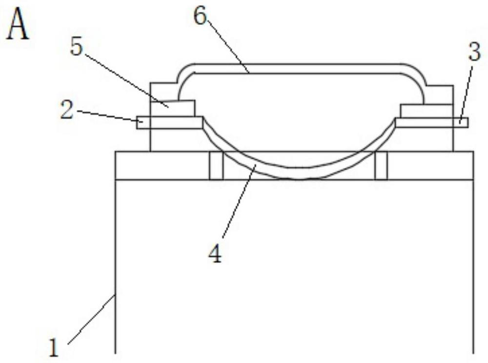 A temperature protection structure and protection method with over-temperature protection and fire extinguishing functions