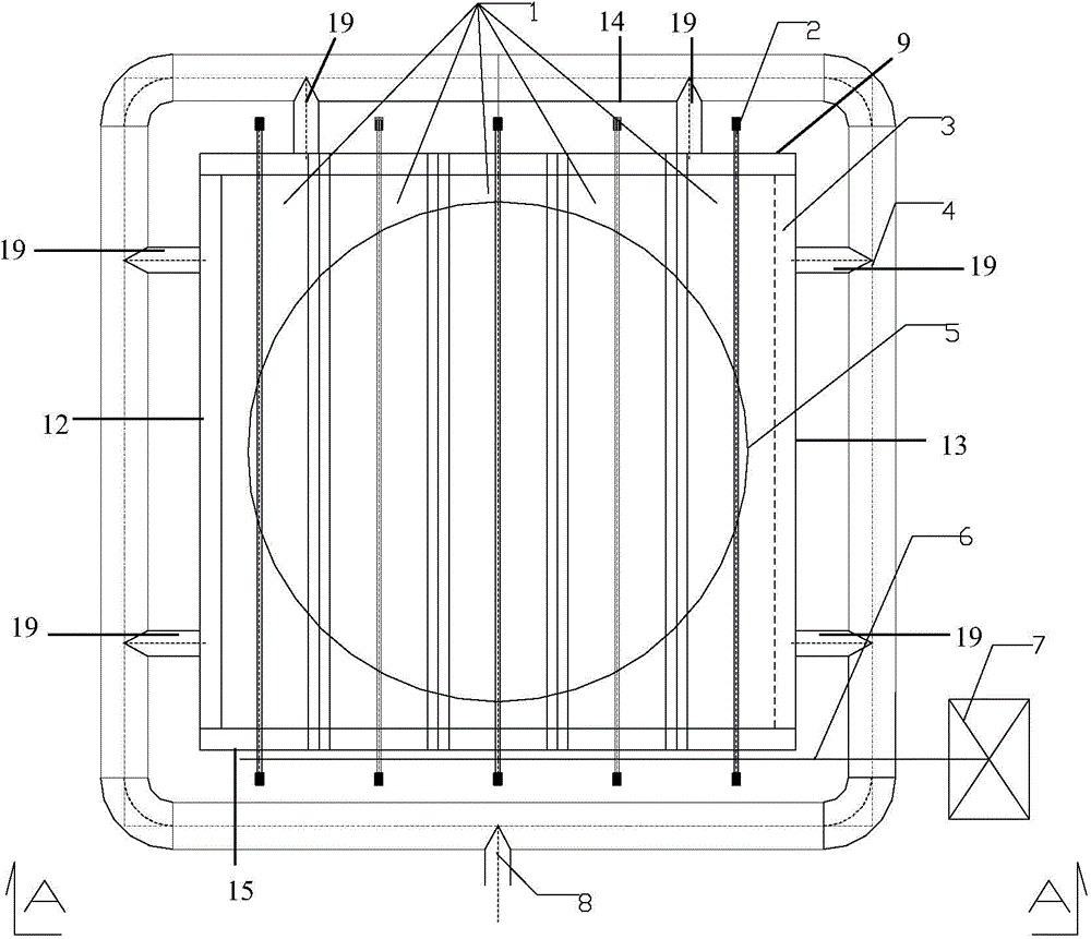 Rapid door-closing device for outlet of coal mill, and coal pulverizing system of coal mill