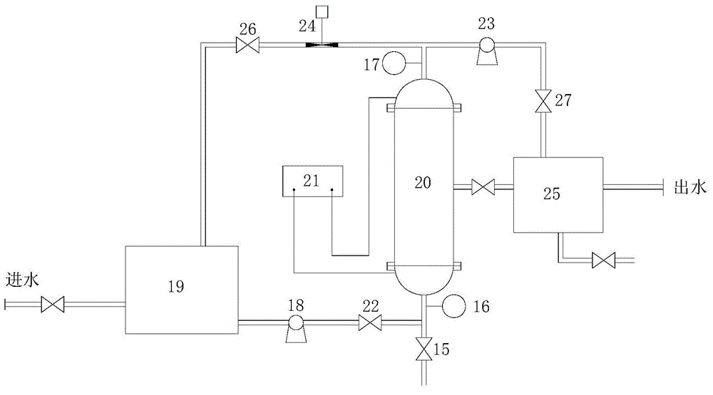 Device and method for strengthening filtering of internal-pressure membrane by using pulsed electric field