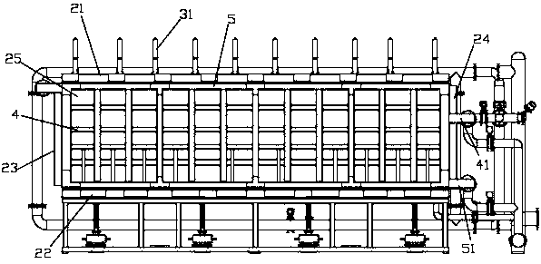 Lifting type foam board machine capable of achieving uniform feeding, using method of lifting type foam board machine, feeding mechanism used for board machine and feeding method