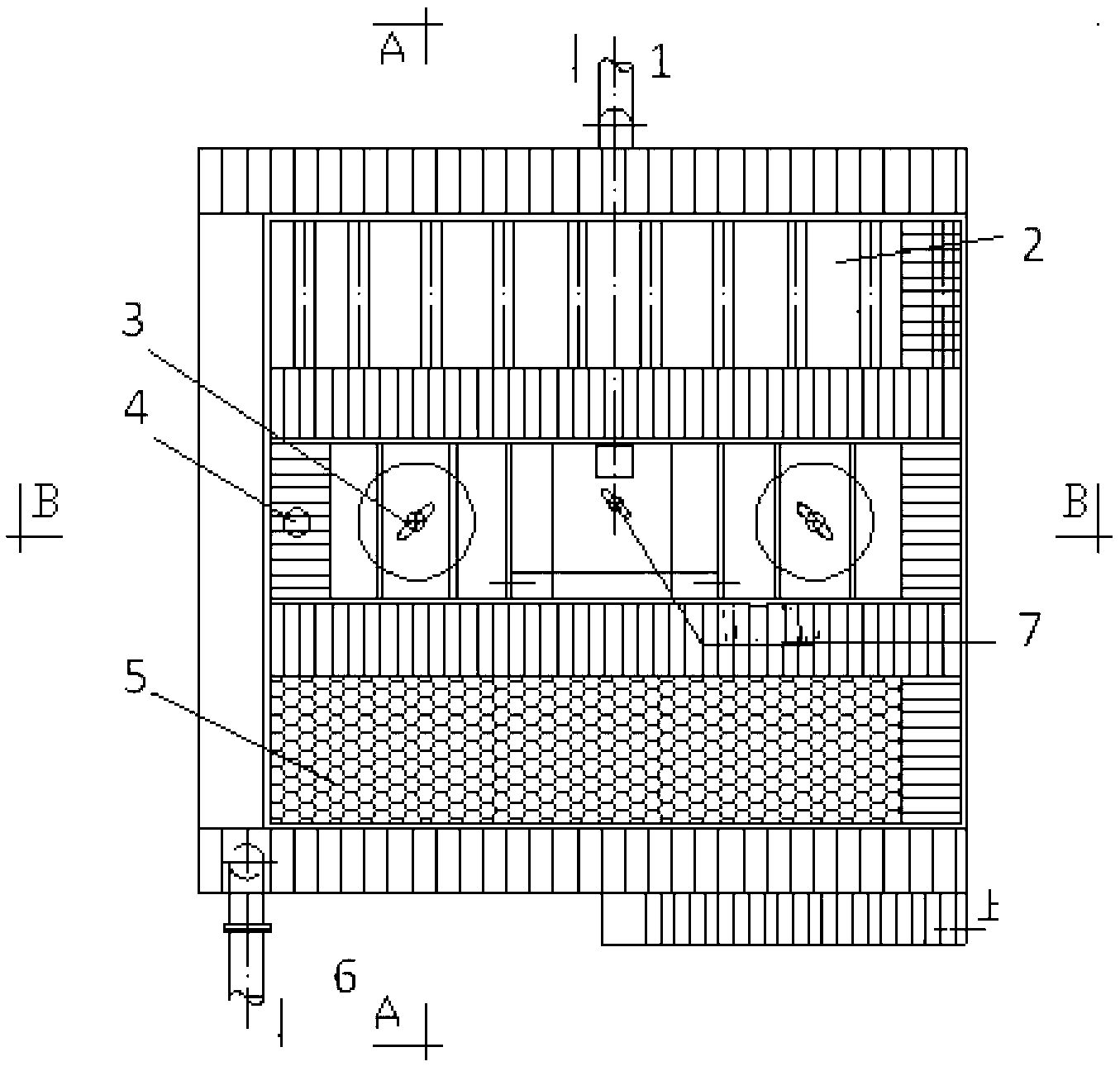 Central high-density integrated clarification device and clarification method thereof