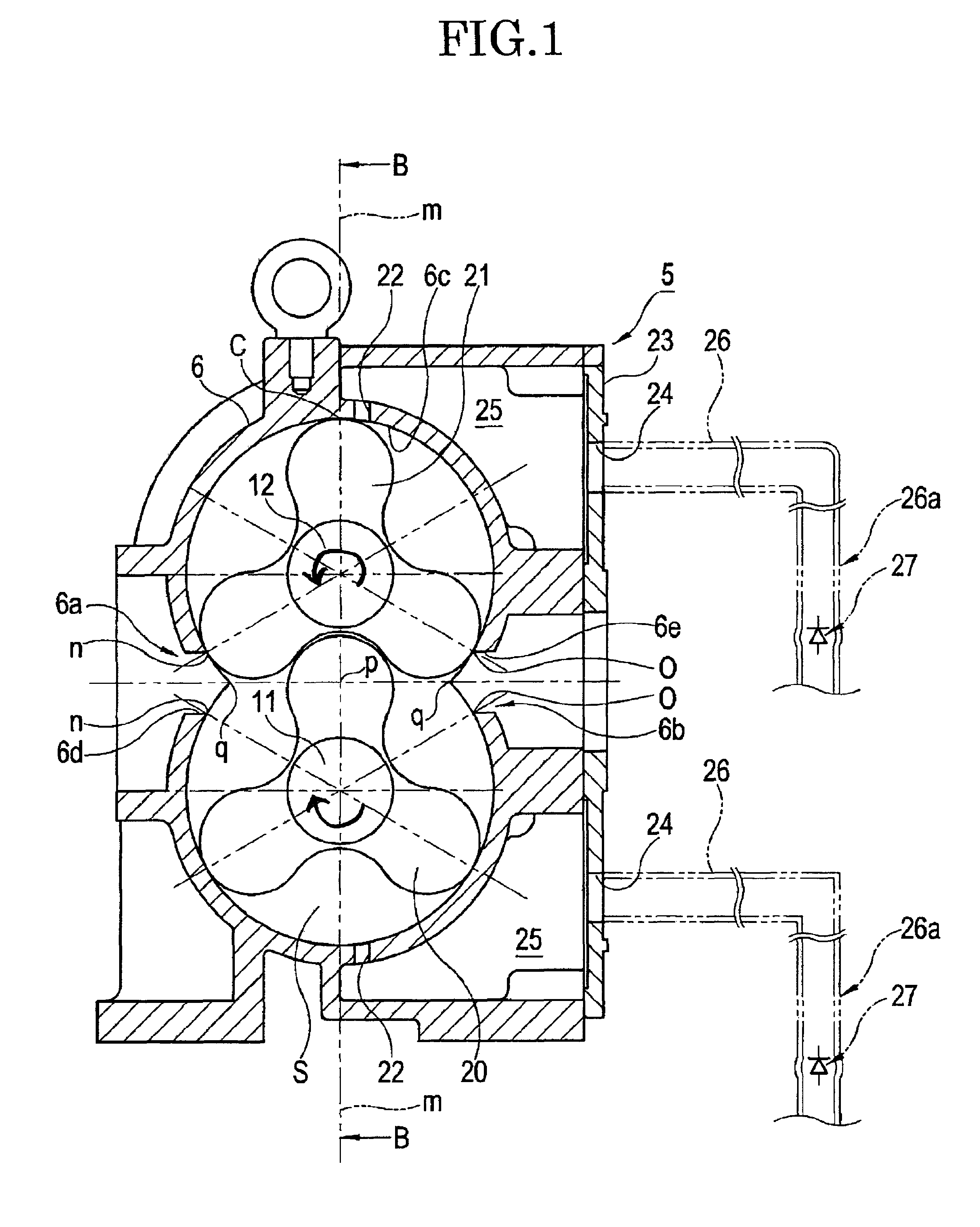Single stage root type-vacuum pump and vacuum fluid transport system employing the single stage root type-vacuum pump
