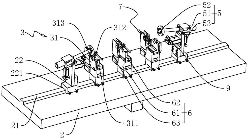 Round bar straightening device