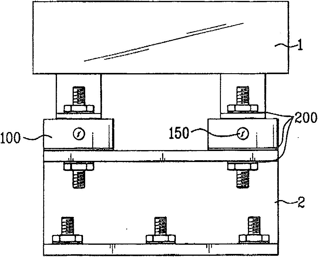 Tuned mass damper for use in air-conditioner outdoor unit