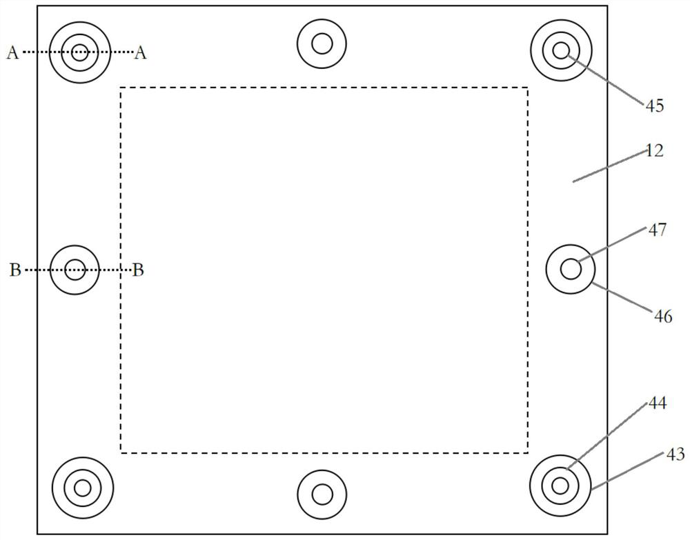 Display panel and forming method thereof