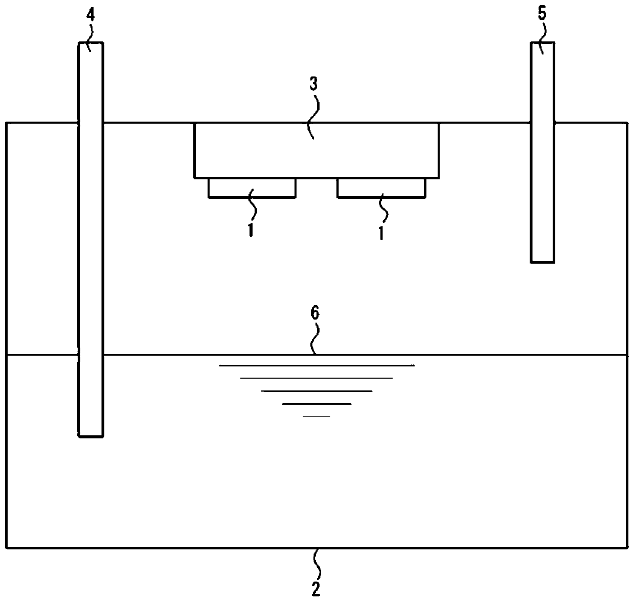 Corrosion-resistant steel material for deck plate and bottom plate of crude oil tanker and crude oil tanker