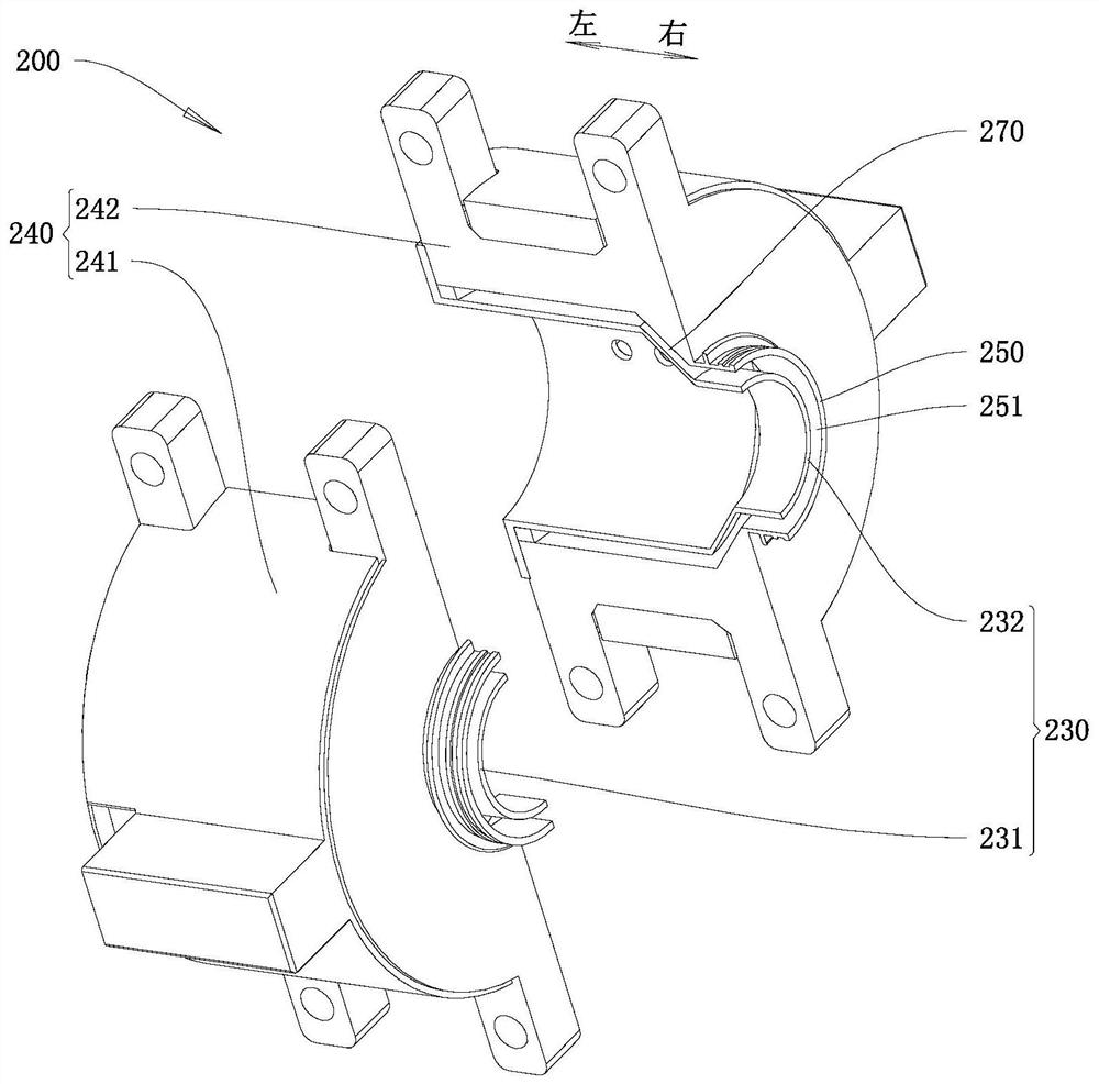 Flow dividing and squeezing molding device