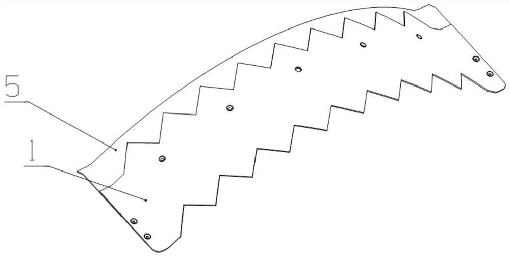 Two-dimensional nozzle flying lap joint outer cover structure