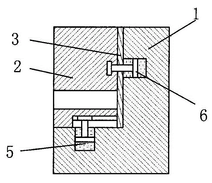 Mechanism suitable for off-line rapid die change of multi-station cold heading machine