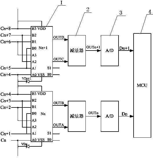 Online detection device and method for voltage of battery end of lithium battery pack