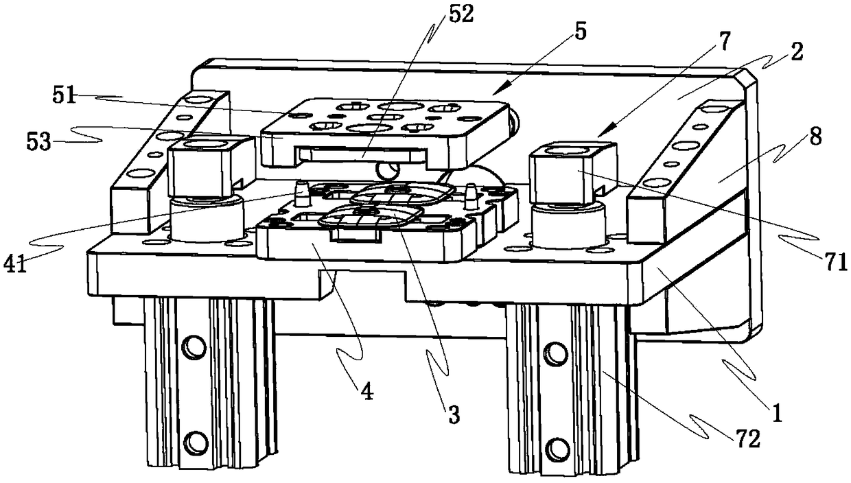 Clamp for punching plastic product and method for punching plastic product