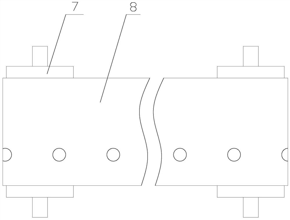 Continuous hole punching device with high precision