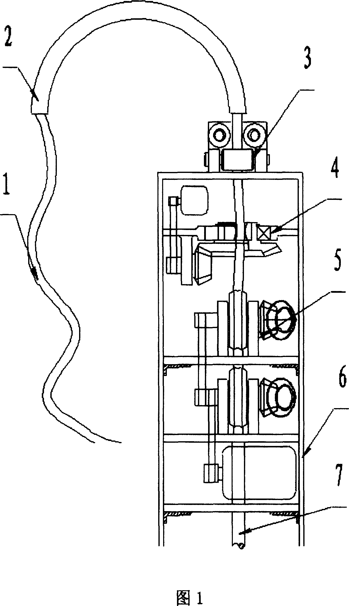 Feeding method for magnesium core spun yarn and device thereof