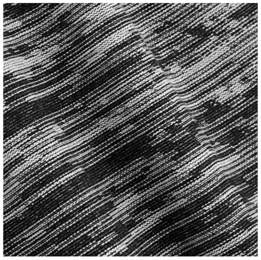 A gray effect yarn or fabric and its preparation method and application