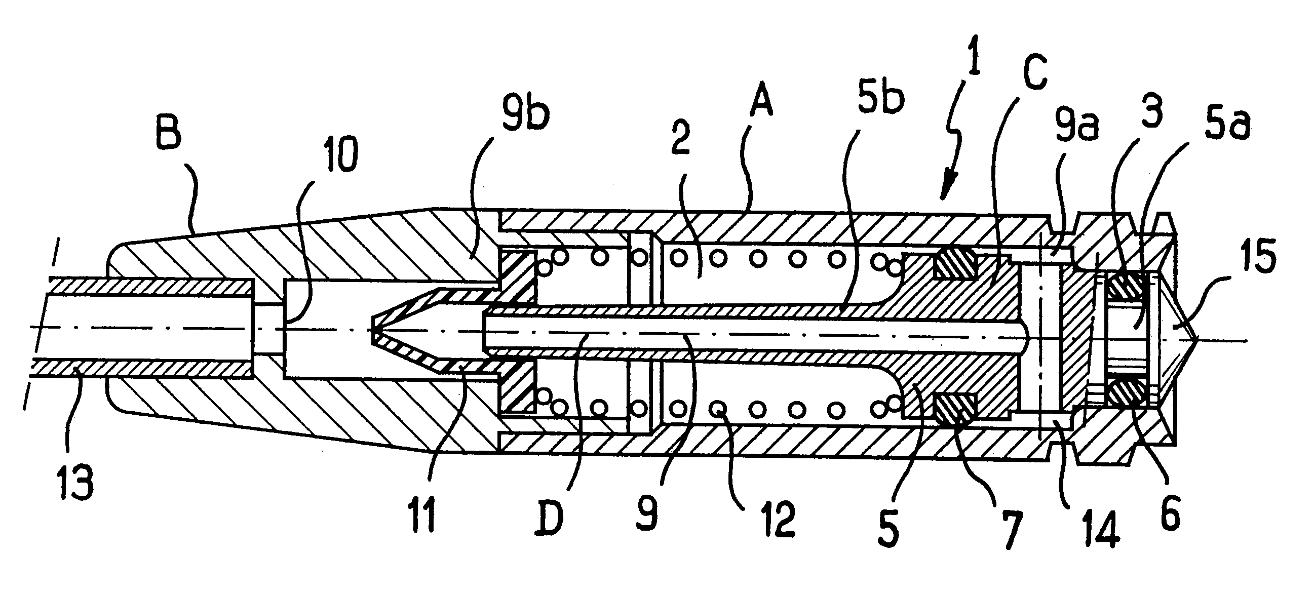 Automatically-closing connector for connecting a liquid injection head to an injection outlet