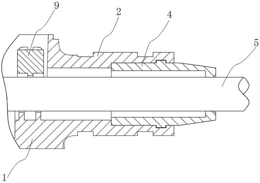 Split connecting plug with tail sleeve