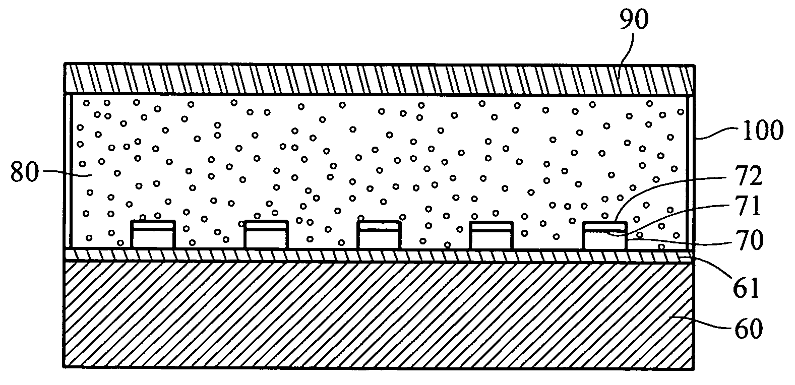 Light emitting diode with a quasi-omnidirectional reflector