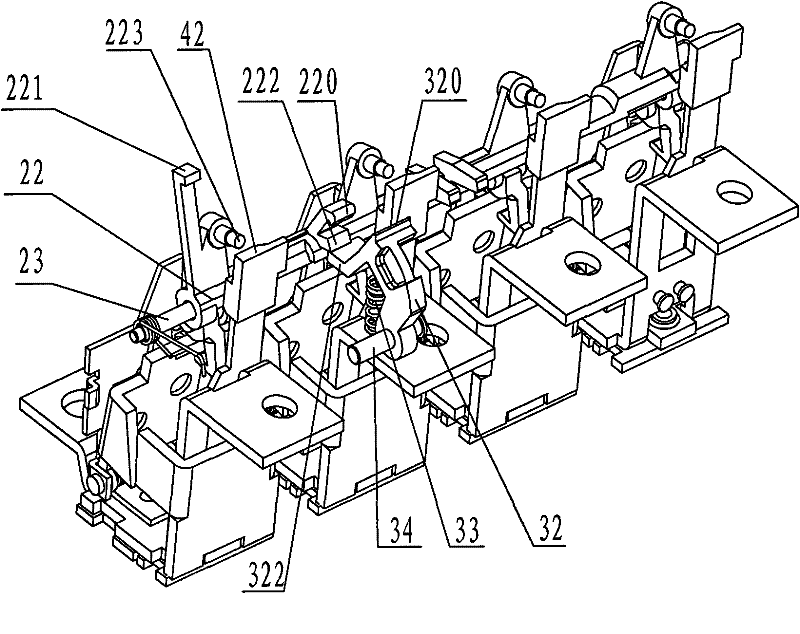 Device for distinguishing and indicating fault of thermomagnetic tripping device